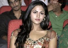 Actress Radhas daughter makes debut