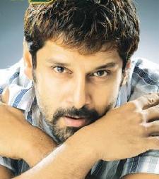 Vikram to cash in on Sasi Kumars luck