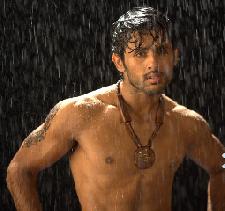 Southern storm Nitin to hit Bollywood!