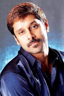Chiyaan Vikram wants to watch Madurai-to-Theni